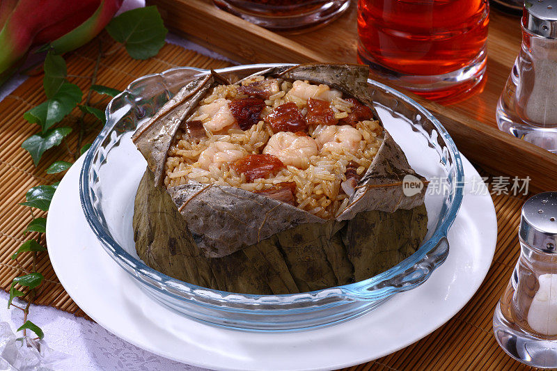 Rice with Shirmp wrapped in lotus leaf (鲜虾荷叶饭)